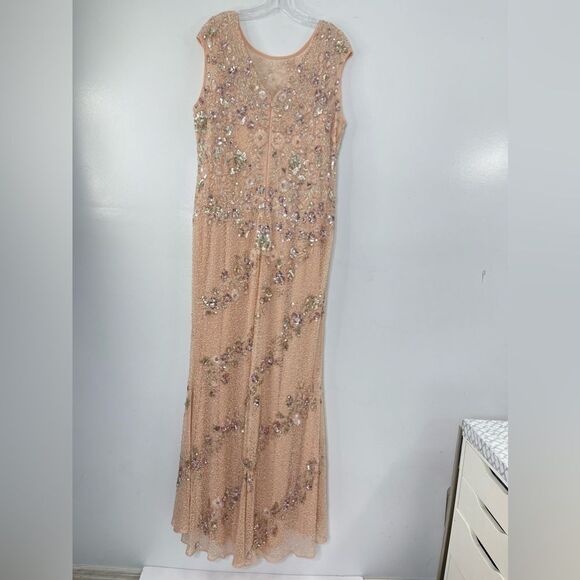 Mac Duggal 5500 Size 14 Floral Embellished Bateau Neck Formal Gown, Nude Silver - Picture 3 of 15